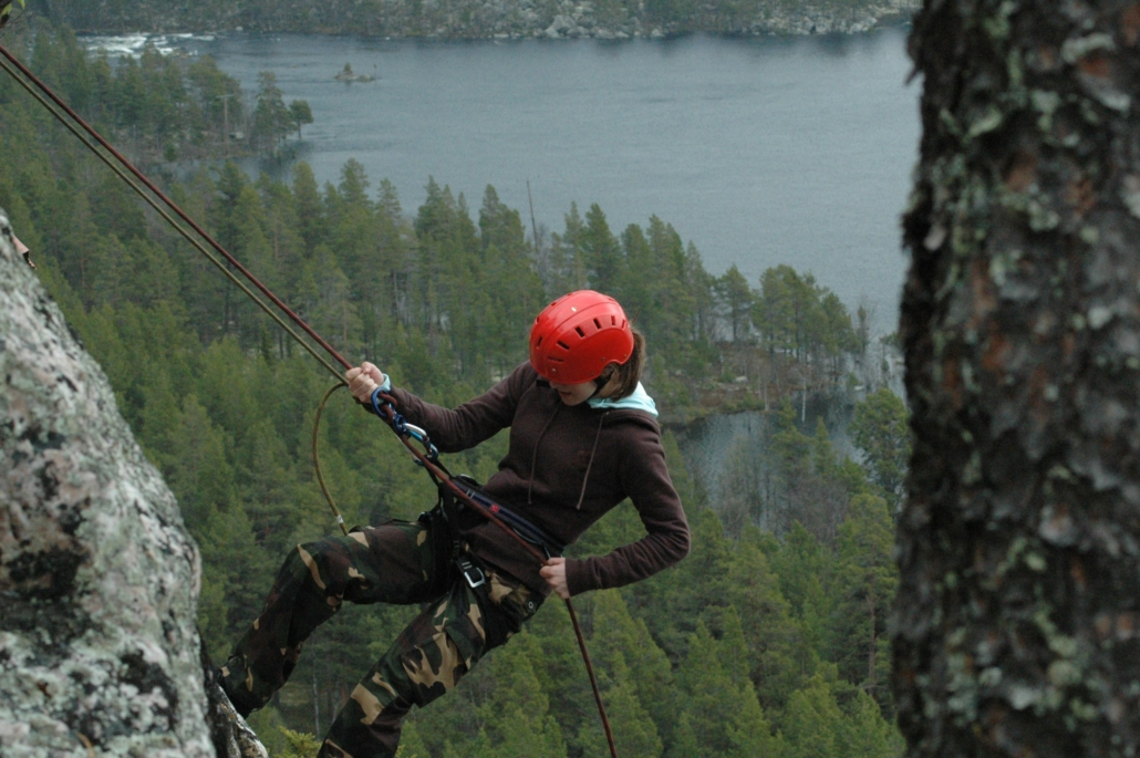 Rappellering ned fjellvegg